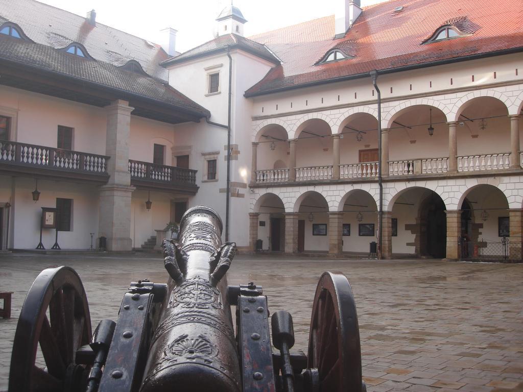 Zamek Krolewski W Niepolomicach Niepolomice Exterior photo